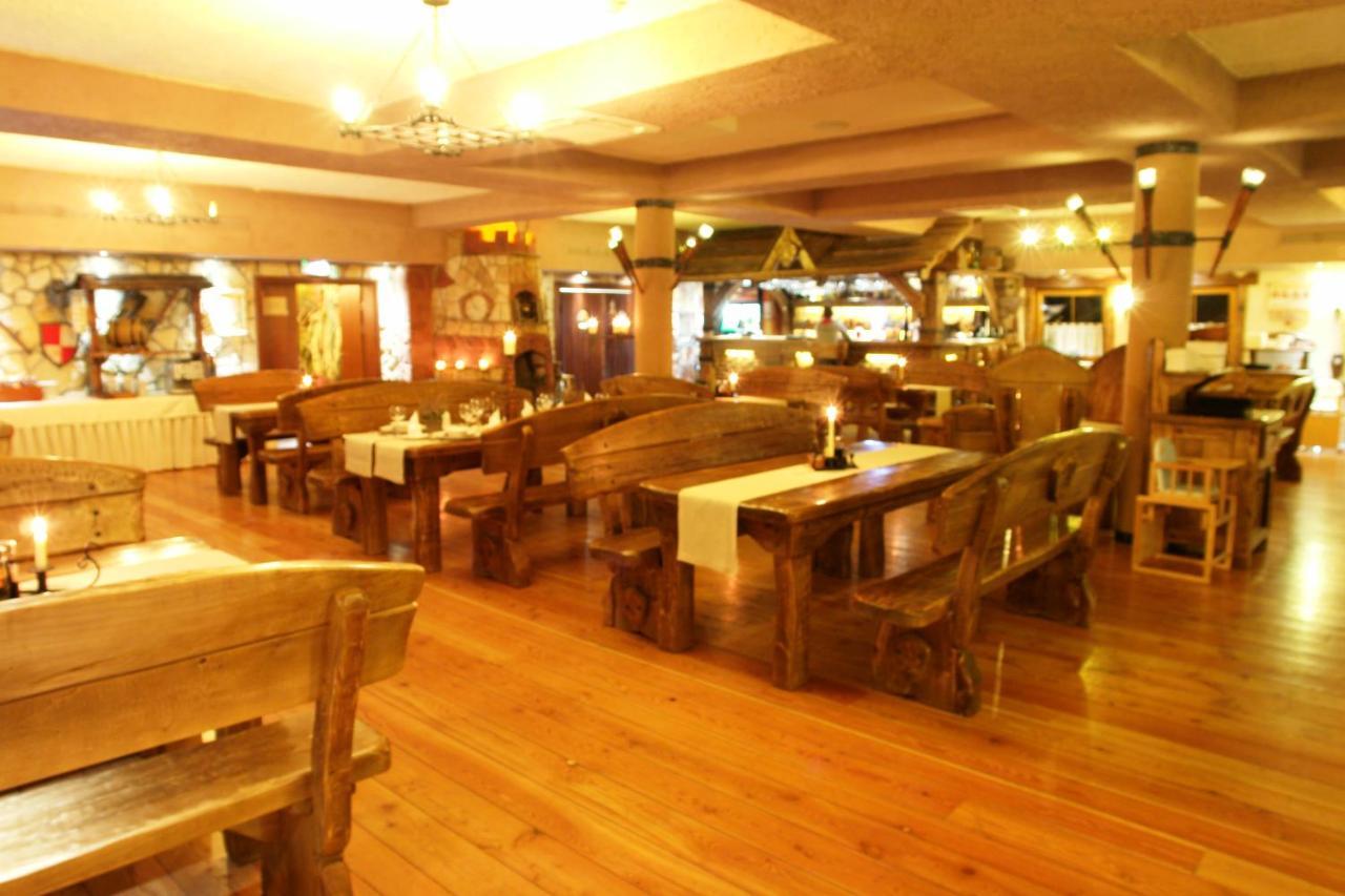 שלאדז' Hotel Rycerski מראה חיצוני תמונה